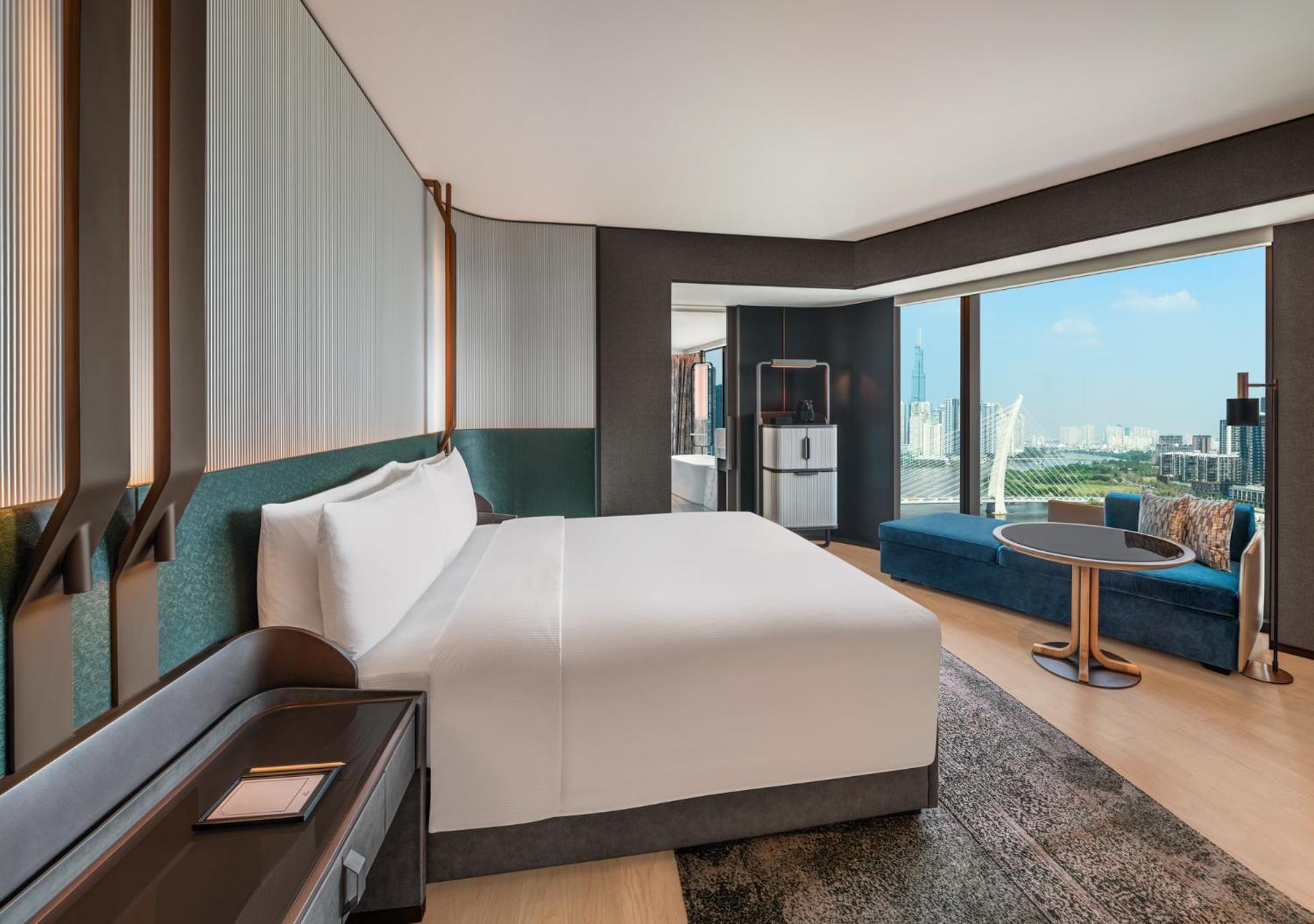 King Premium Corner Room with River View
